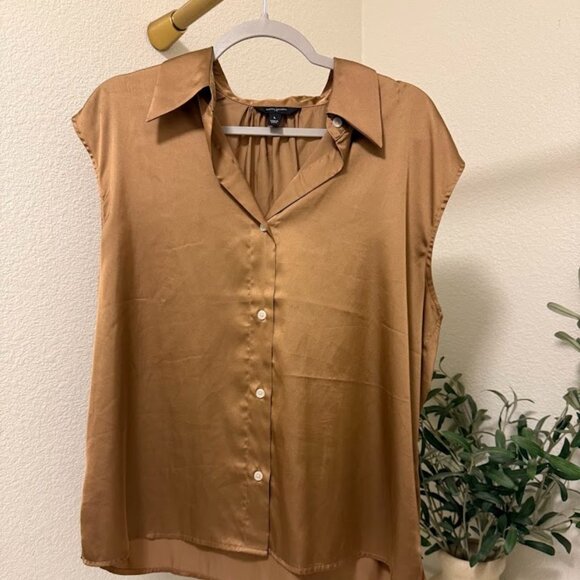 Banana Republic Factory Silky Classic Short Sleeve Shirt - Picture 1 of 2